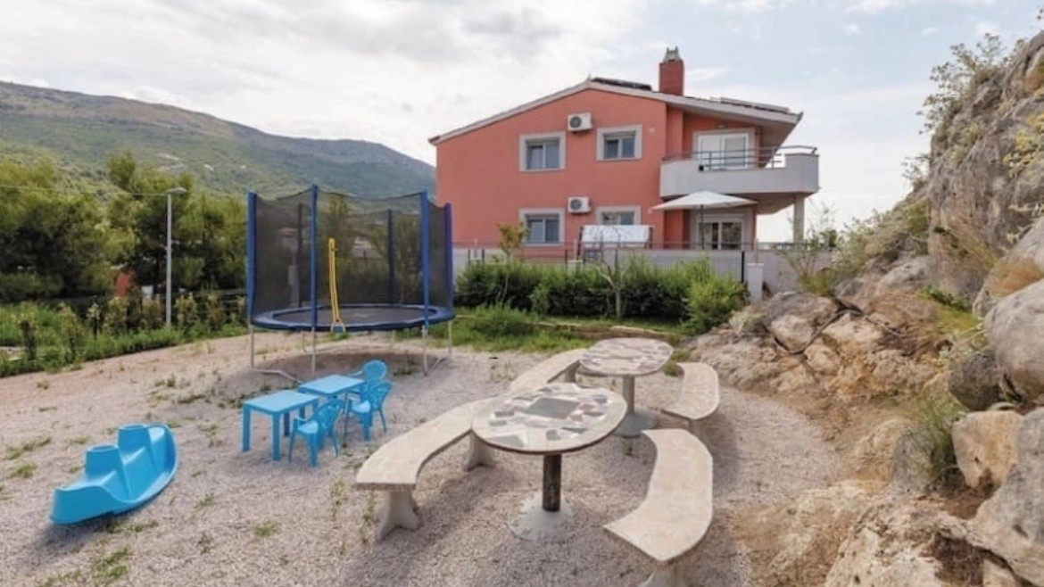 Villa Ajduk