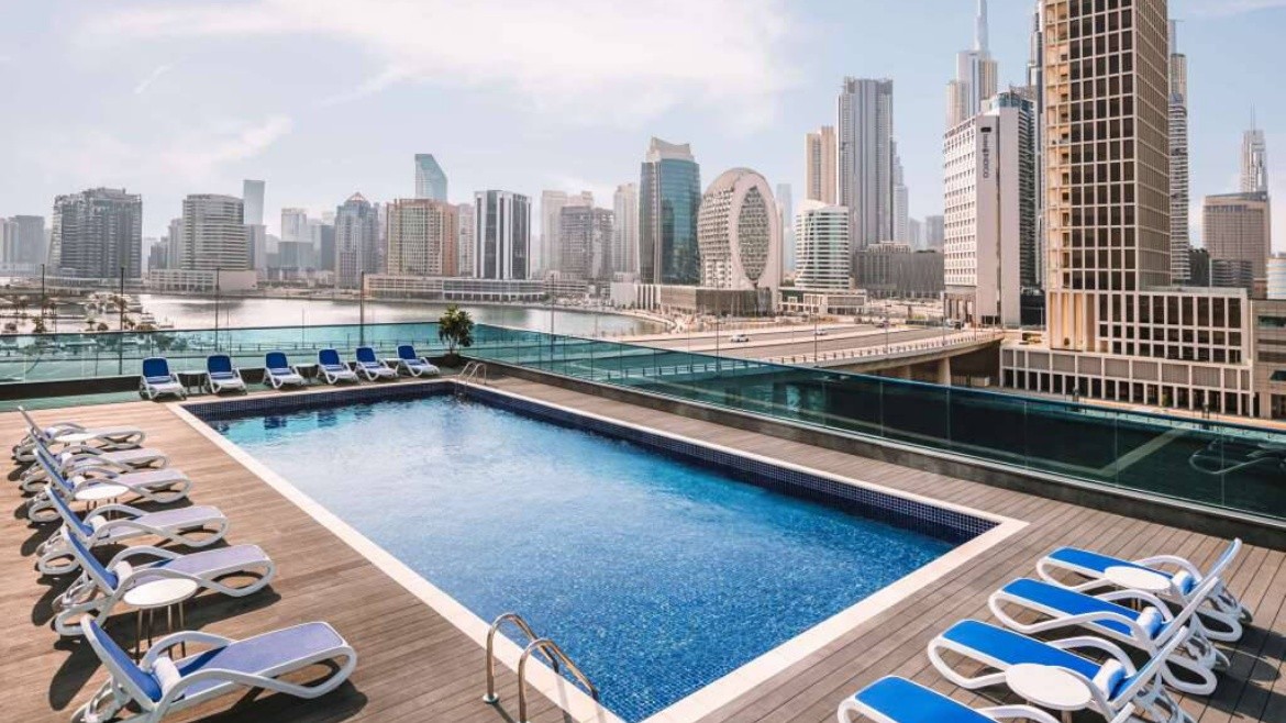 Radisson Blu Hotel, Dubai Canal View
