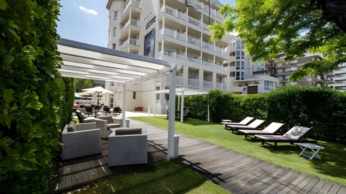 Le Rose Suite