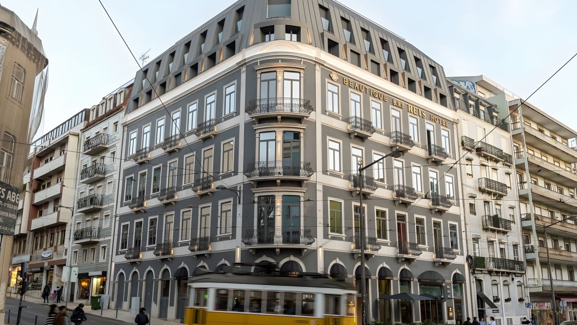 Dos Reis by the Boutique