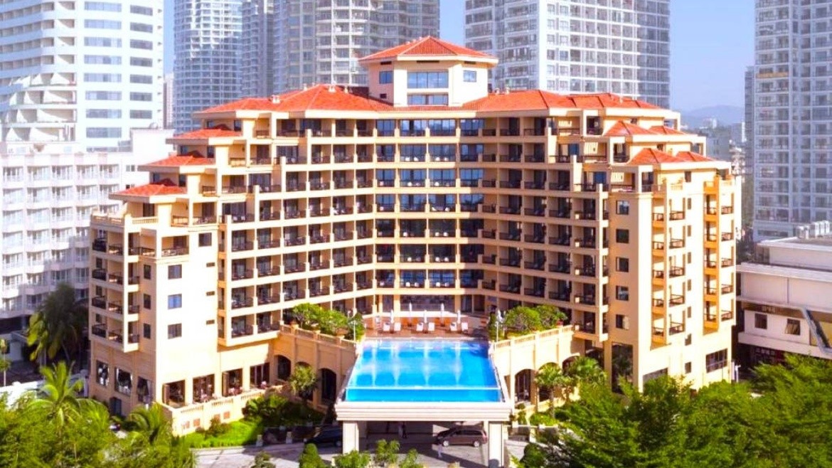 Golden Phoenix Seaview Hotel
