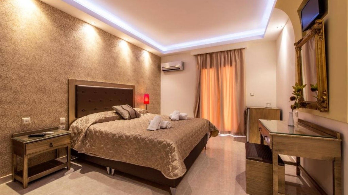 Pirofani Hotel