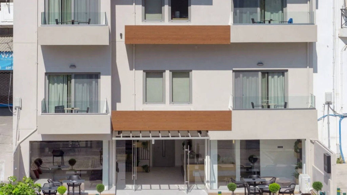 The City Hotel & Suites