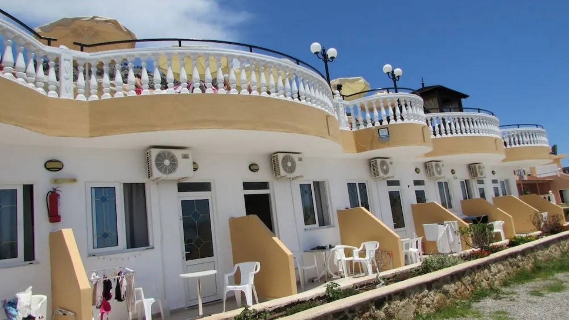 Coralli Apartments & Studios
