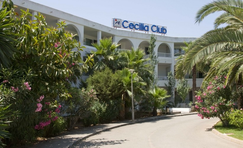 Ola Aparthotel Cecilia