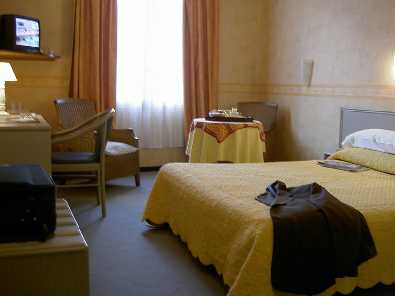 Hotel Le Louvre (Orange)