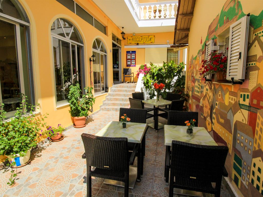 Hotel Bella Vista Beach Hotel & Studios - Benitses
