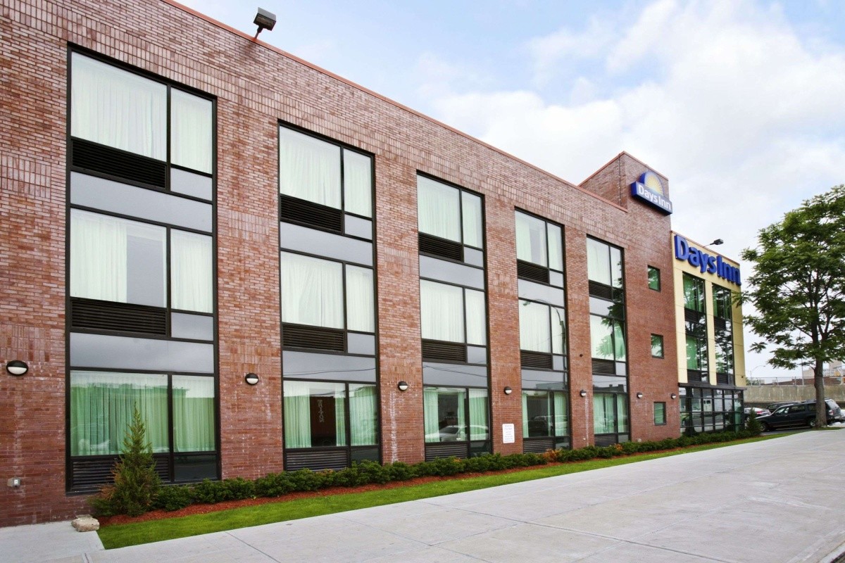 Hotel Days Inn by Wyndham Bronx Near Stadium - New York