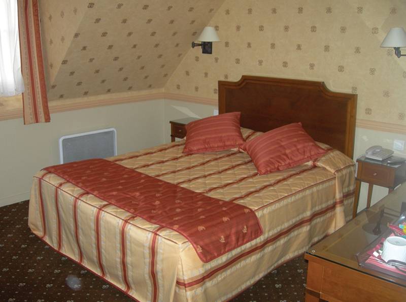 Hotel Poussin - Paryż