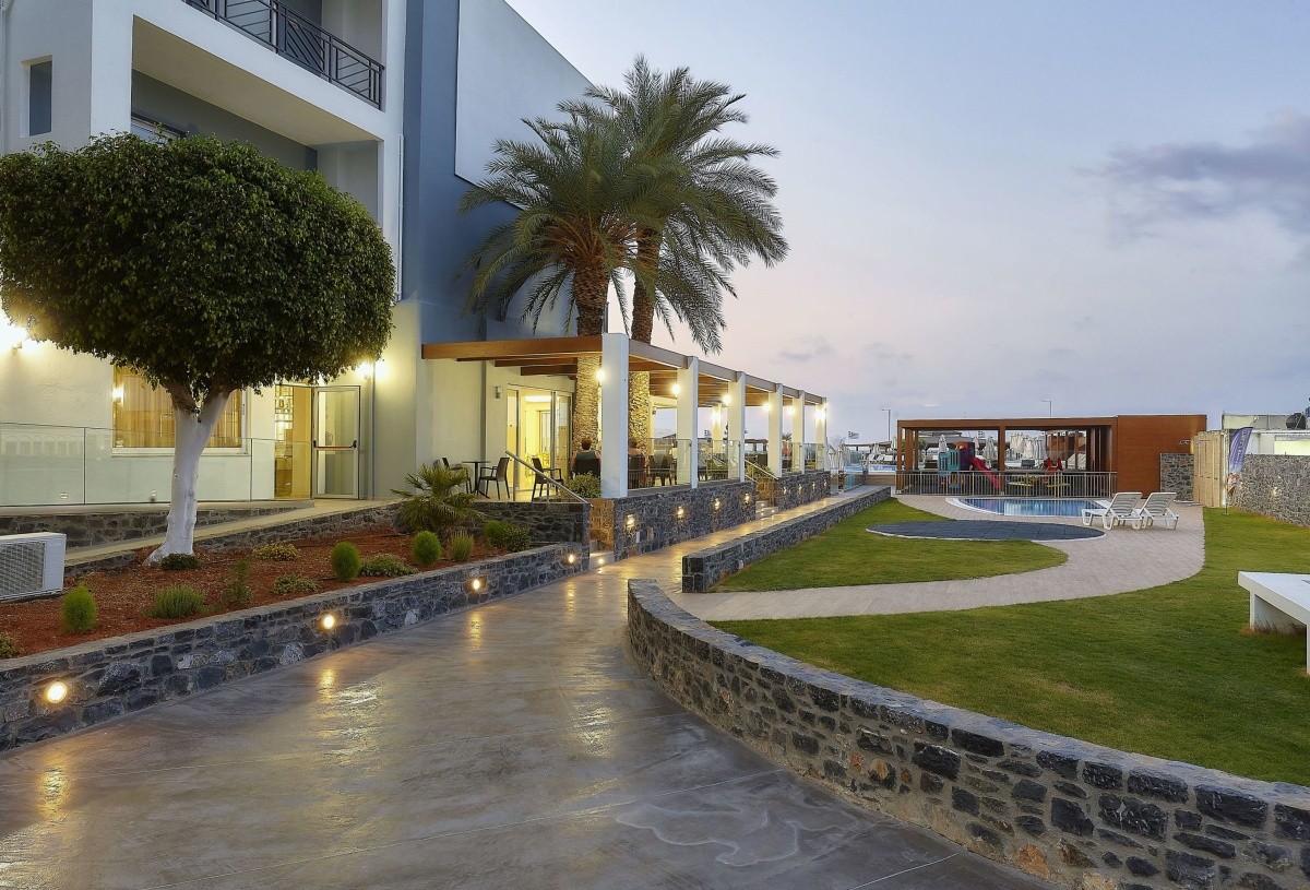 Hotel Astir Beach Řecko Kréta 16 990 Kč ̶2̶4̶ ̶1̶9̶0̶ Kč Invia