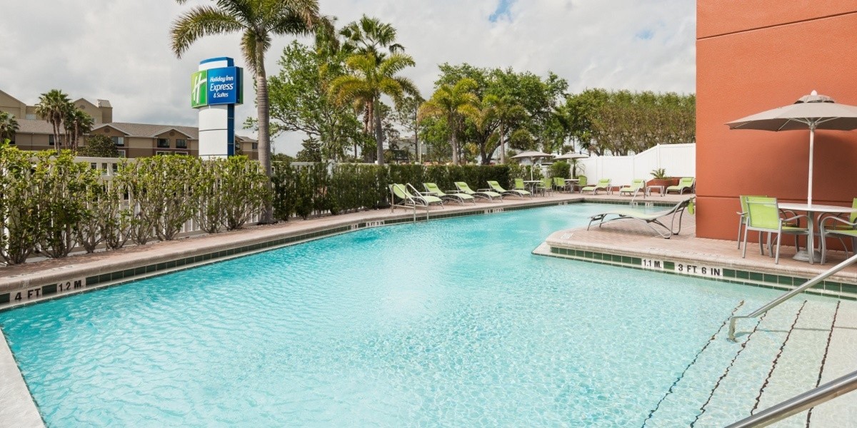 Hotel Holiday Inn Express Suites Nearest Universal Orlando - Floryda