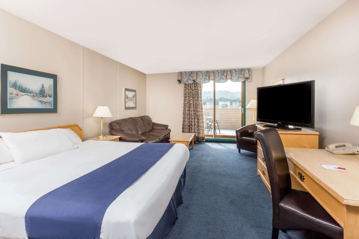 Hotel Ramada Limited Quesnel, Kanada Invia