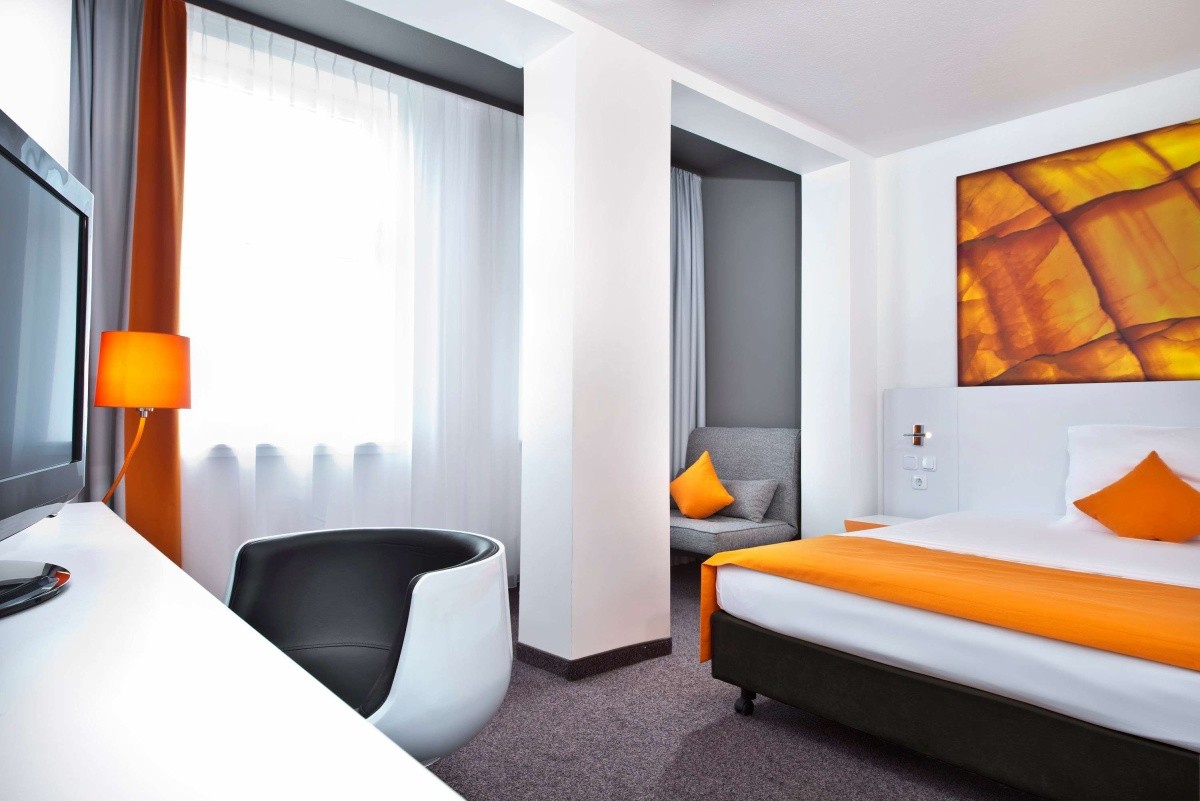 wyndham garden düsseldorf city centre königsallee luisenstraße düsseldorf