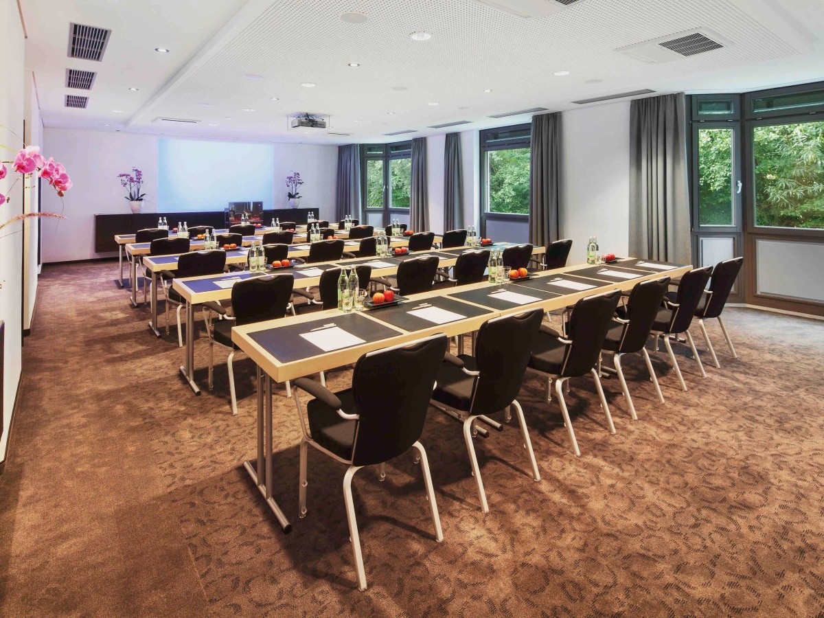 Mövenpick Hotel München Airport Parken www.invia.hu