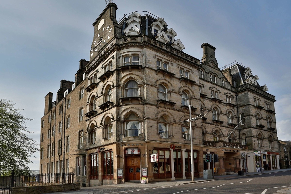 Hotel Queen's Hotel