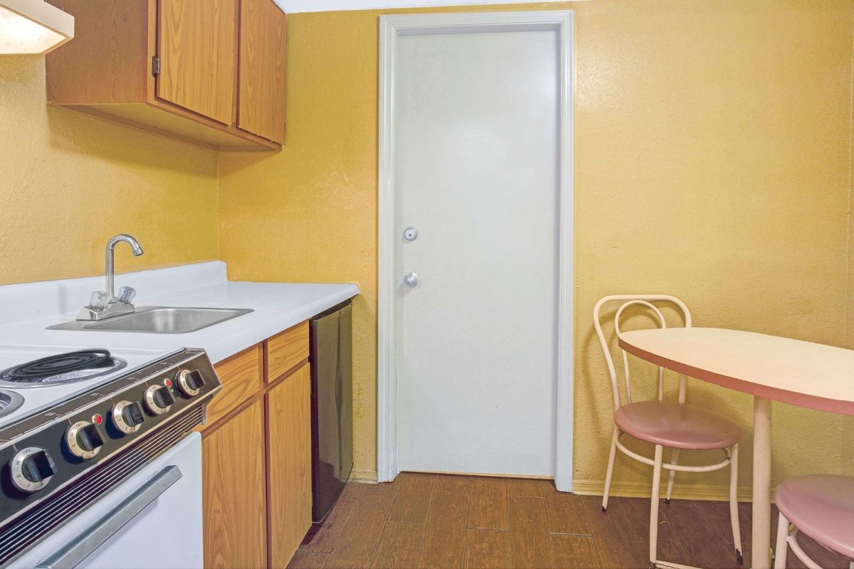 Hotel Travelodge Suites East Gate Orange (Kissimmee), USA Florida Invia