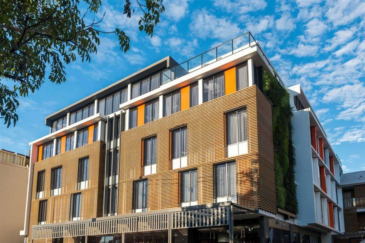 Hotel Mantra Richmont Hotel