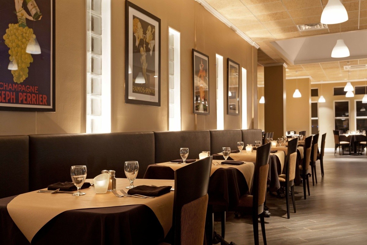 Hotel DoubleTree Cape Cod Hyannis, USA 12 990 Kč Invia