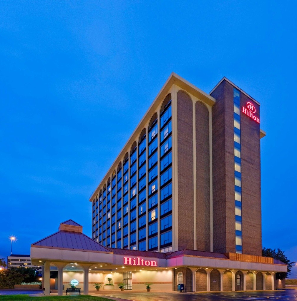 Hilton Springfeild Il Hotel Hilton Springfield, USA - 23 155 Kč Invia