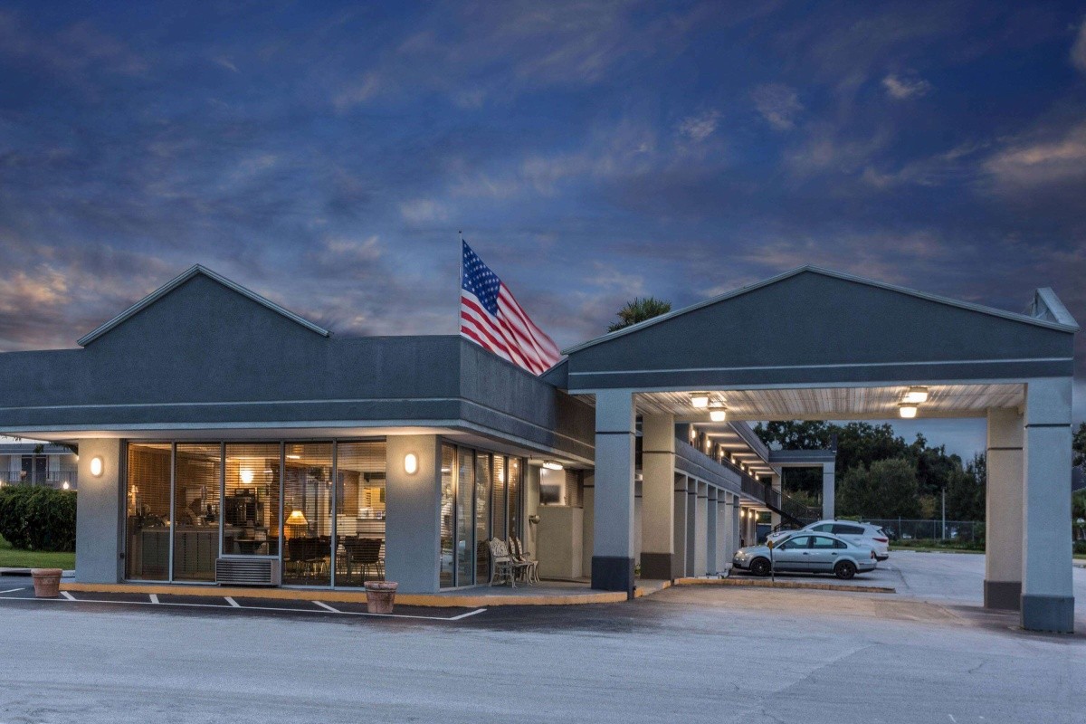 Hotel Super 8 by Wyndham Ocala I-75 - Floryda