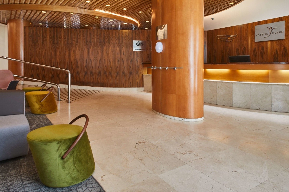 Hotel Silken Luis de Leon, Španělsko 5 140 Kč Invia