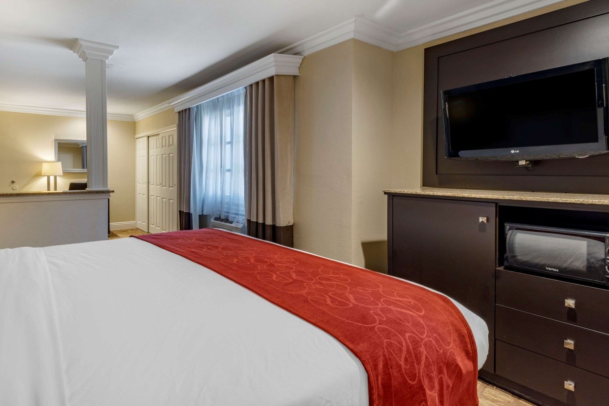 san clemente comfort suites