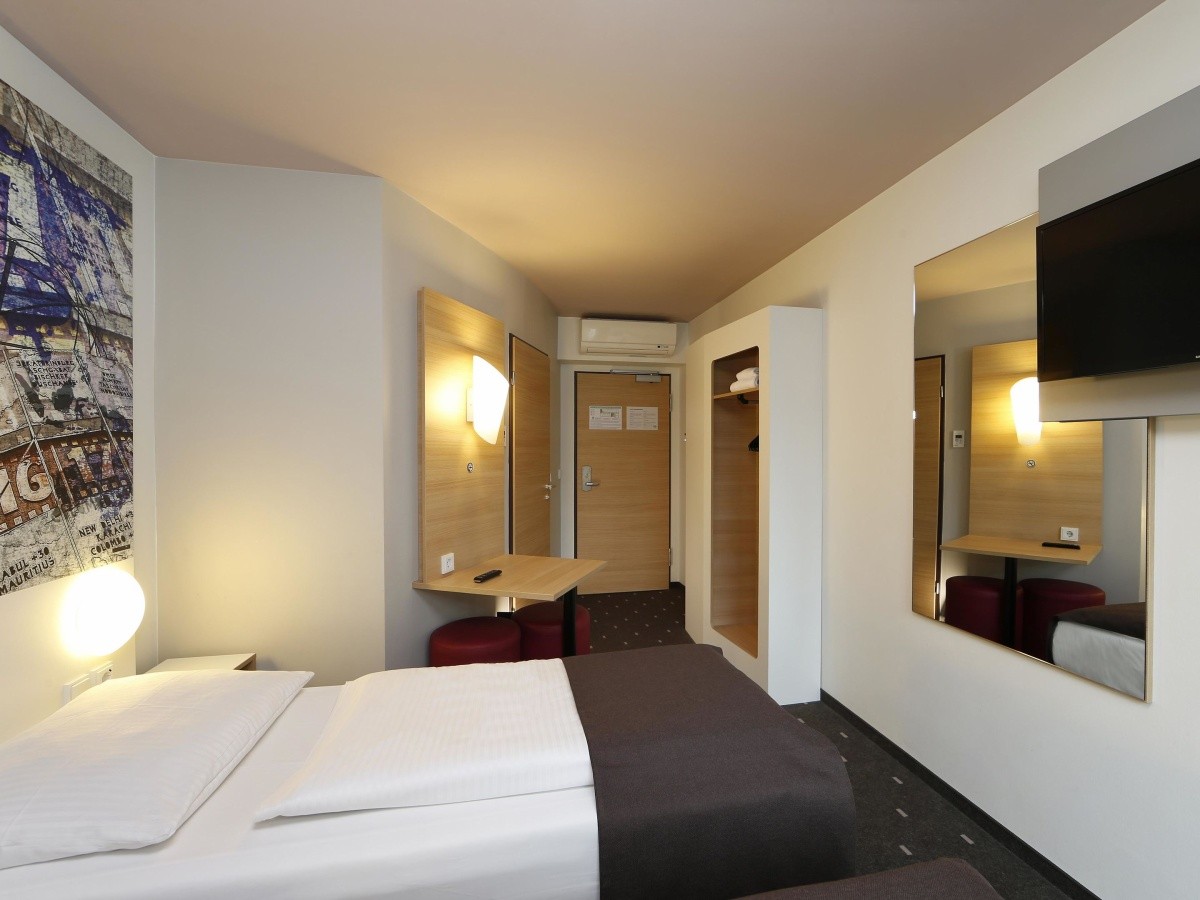 Hotel B&B Berlin Alexanderplatz, Německo Berlín - 6 100 Kč Invia