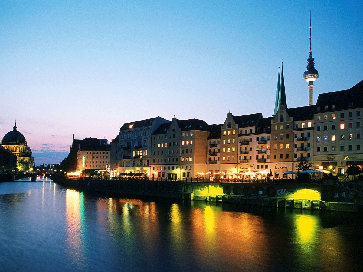 Hotel Ibis Styles Berlin Alexanderplatz - Berlin