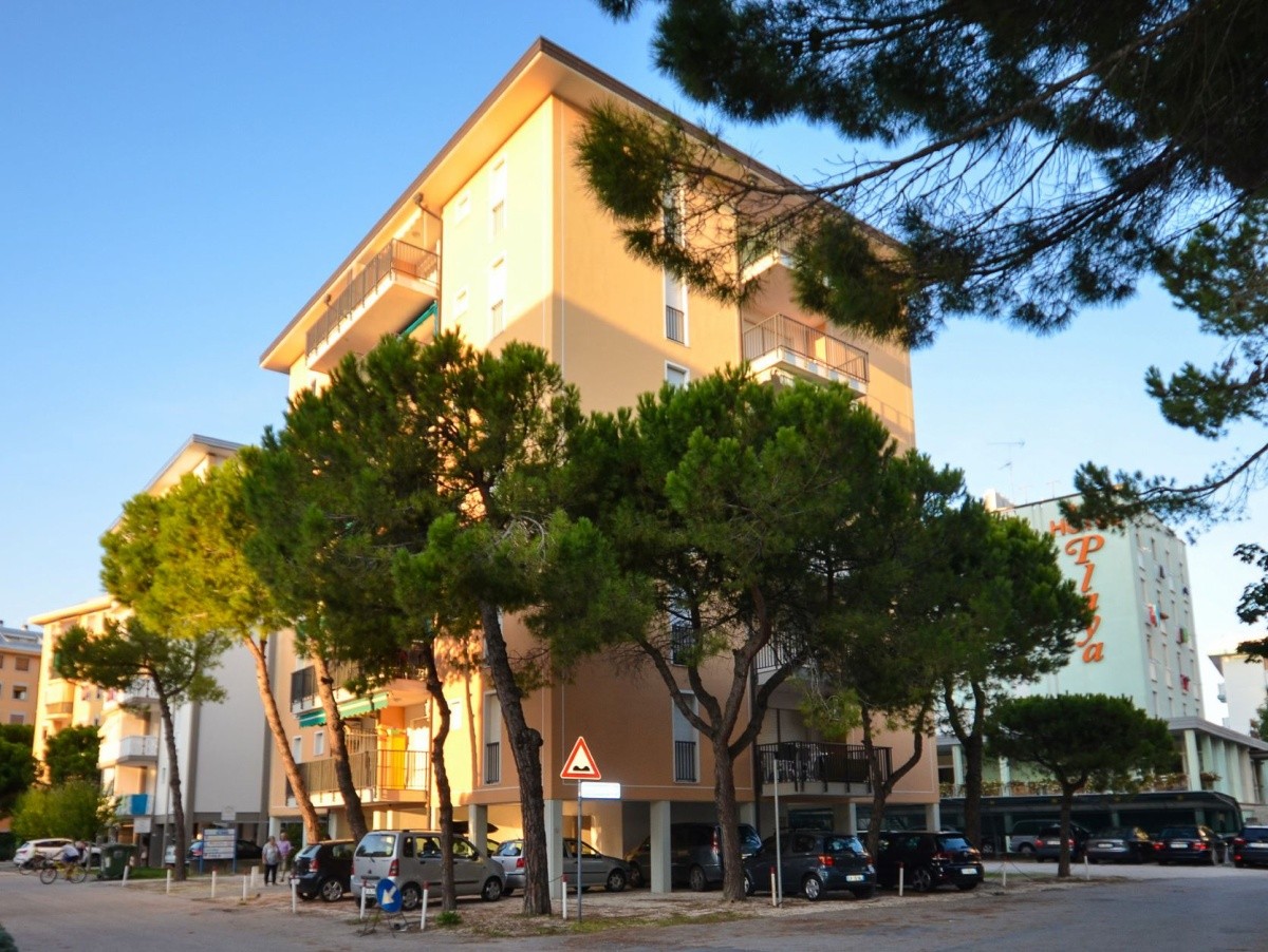 Hotel Al Mare Apartmanok - Bibione Spiaggia