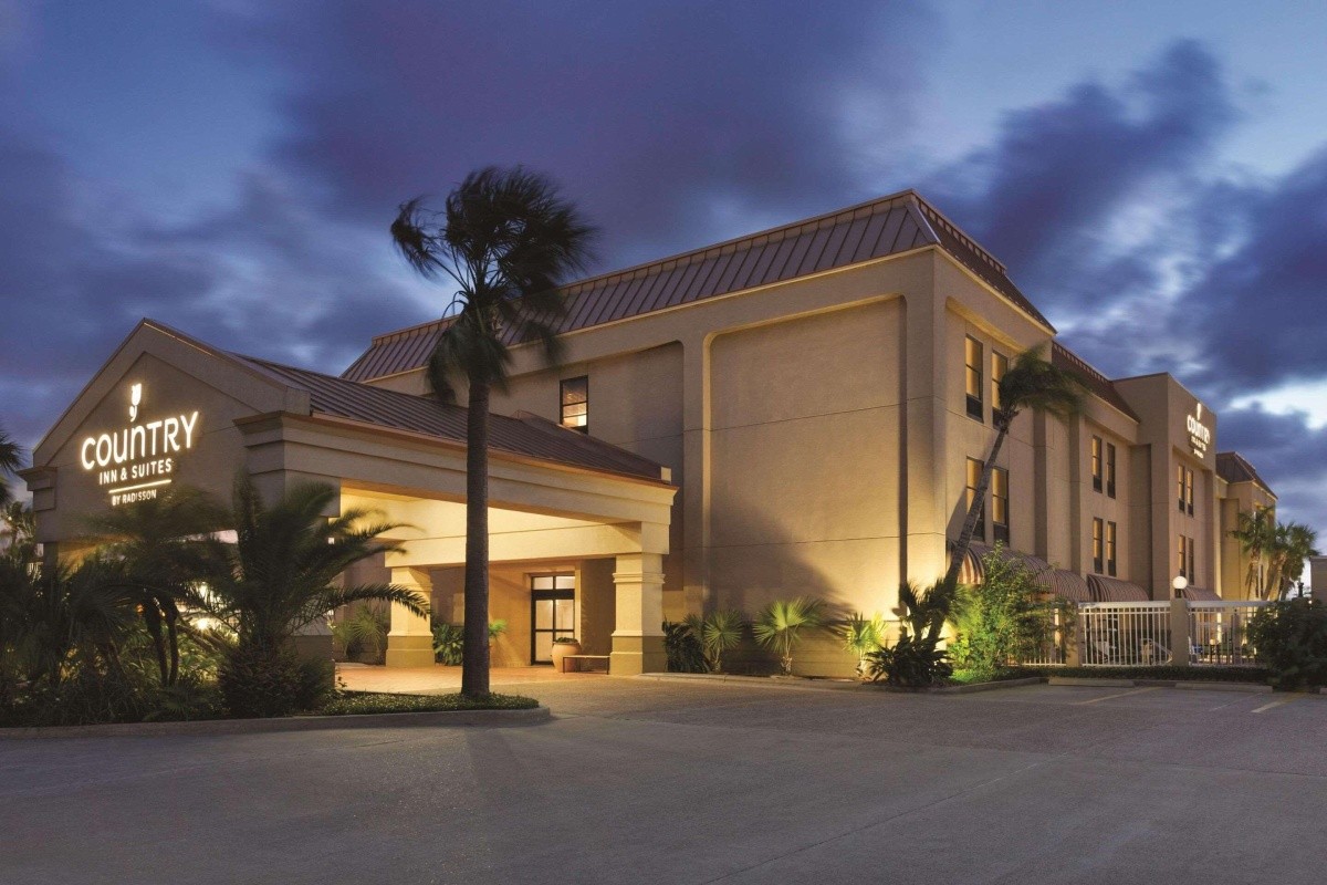 Hotel Country Inn & Suites By Carlson, USA - Invia