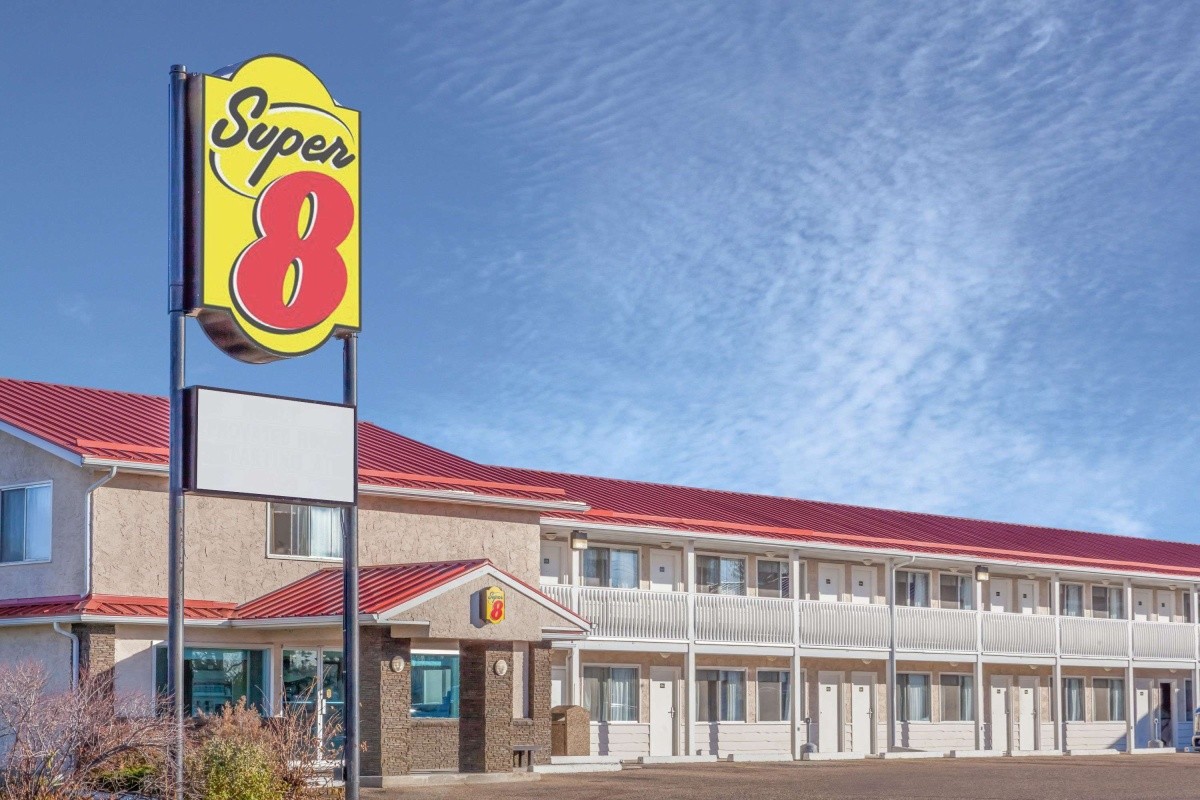 Hotel Super 8 by Wyndham Stettler