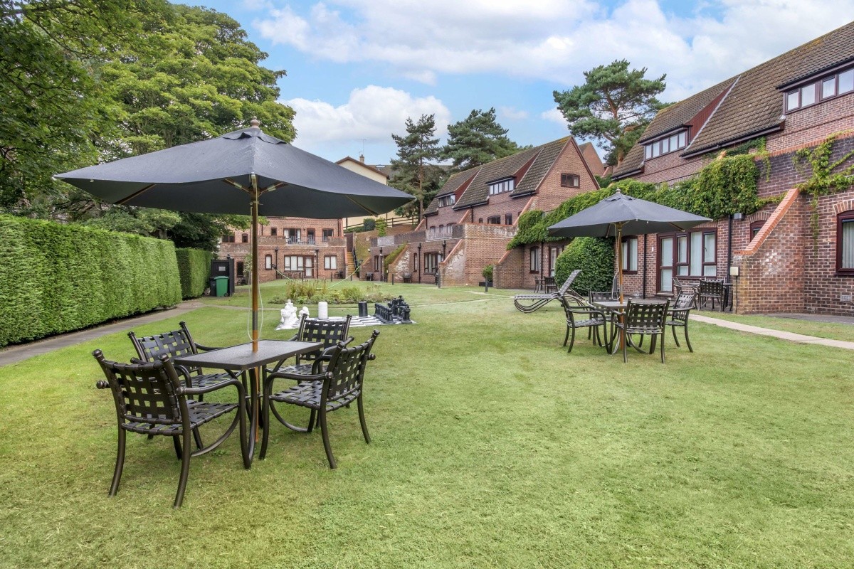 Hotel Cromer Country Club, Velká Británie 10 904 Kč Invia