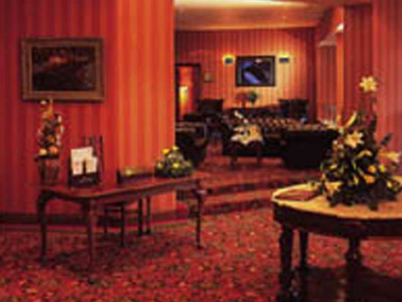 Hotel The Gleneagle Hotel & Apartments