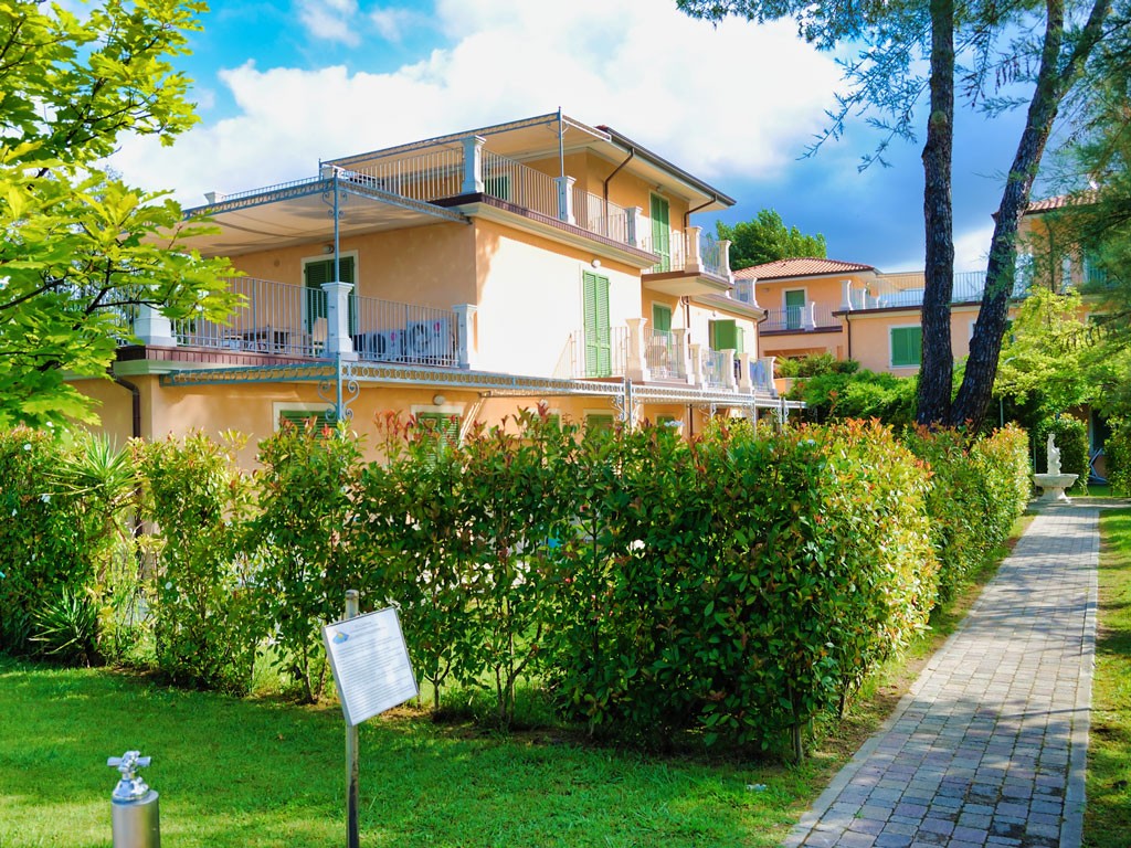 Hotel La Pergola apartmanház - Marina di Massa
