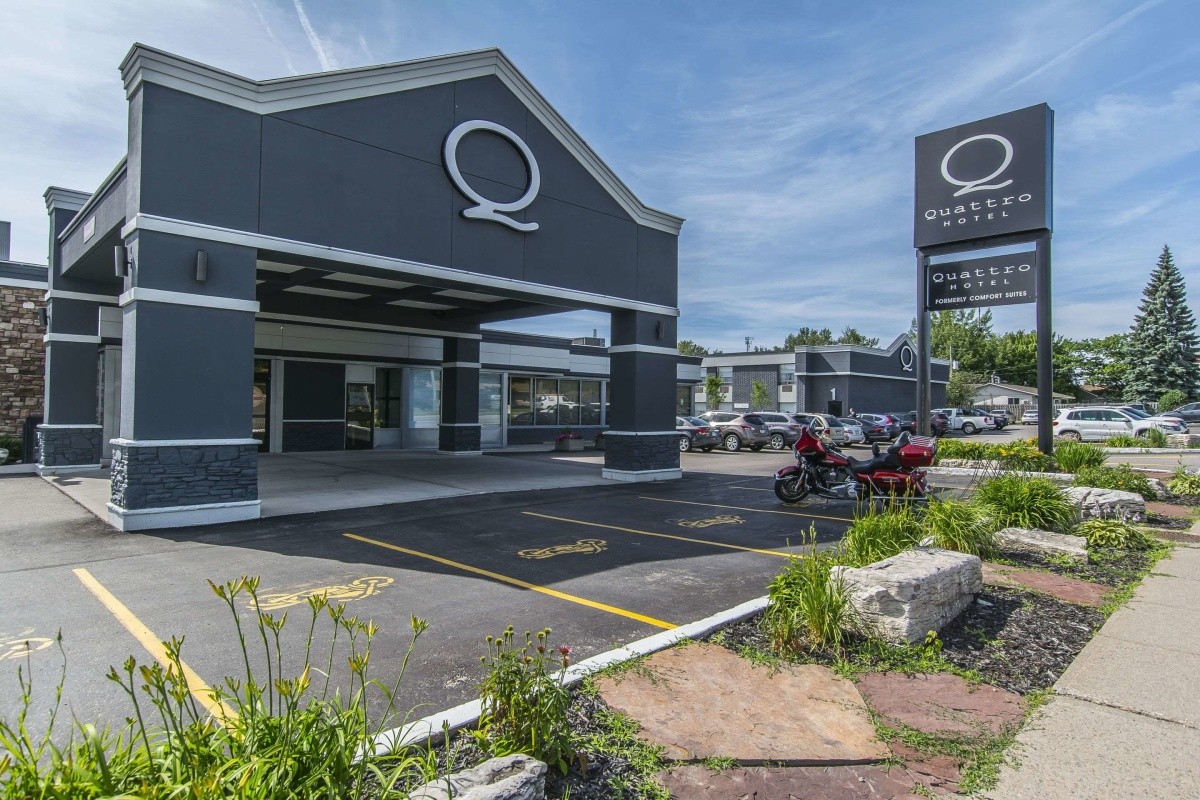 Hotel Quattro Suites & Conf. Centre, an Ascend Hotel Collection Member