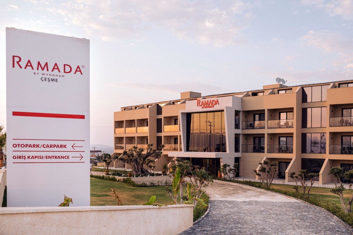 Hotel Ramada by Wyndham Cesme