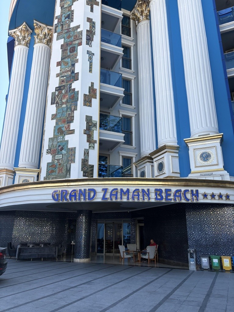 Hotel Grand Zaman Beach