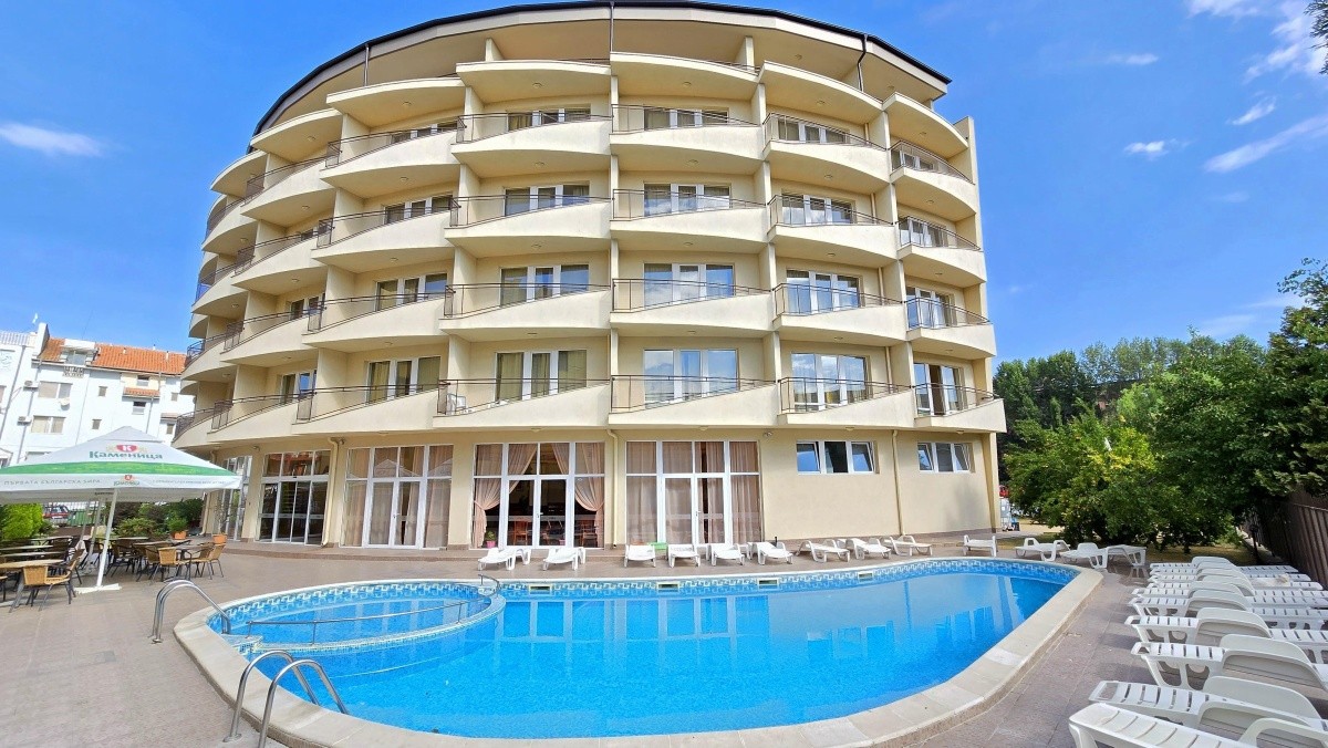 Hotel Veris - Napospart