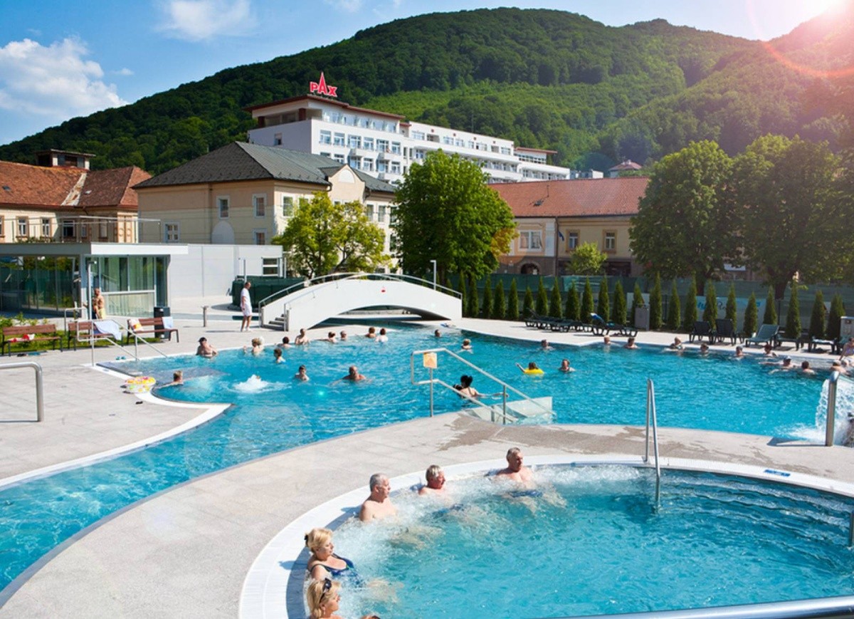 LÁZEŇSKÝ HOTEL PAX
