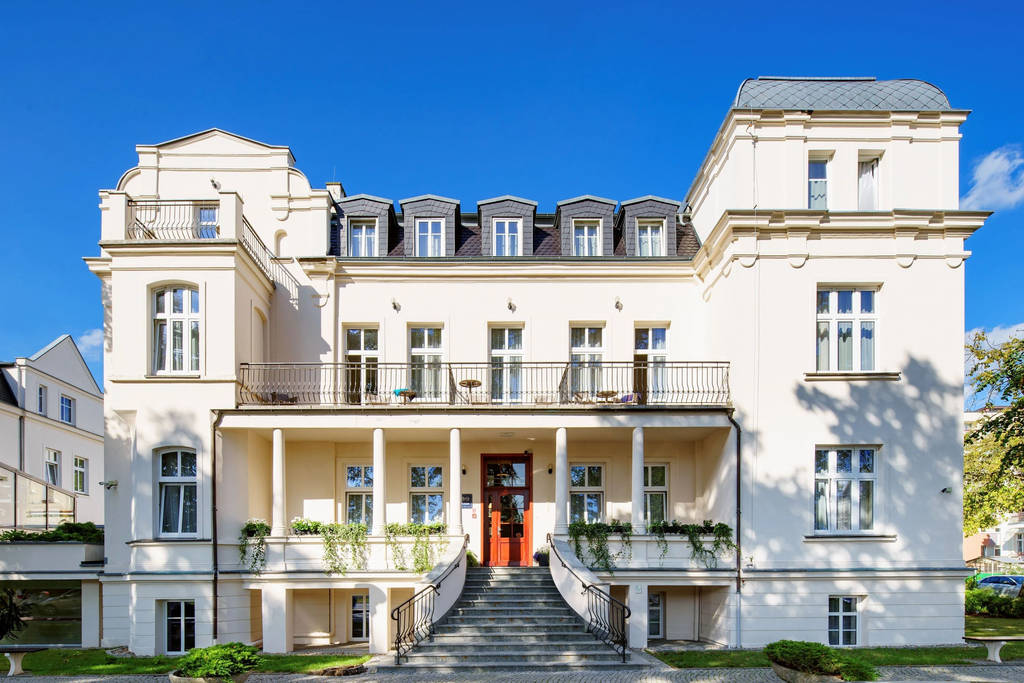 Jantar hotel exterier.