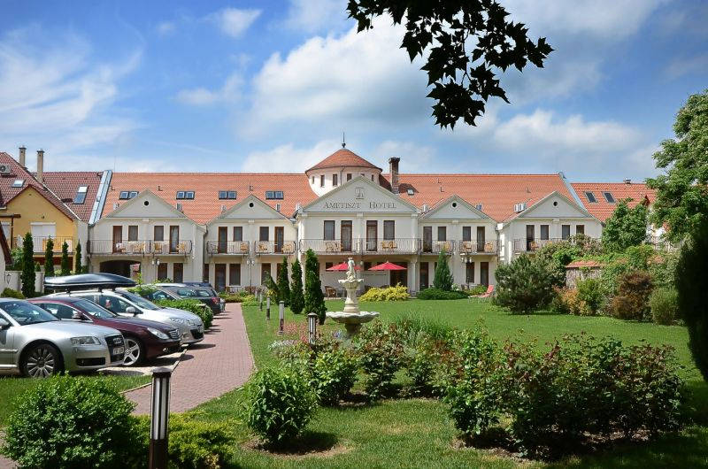 Hotel Ametiszt exterier.