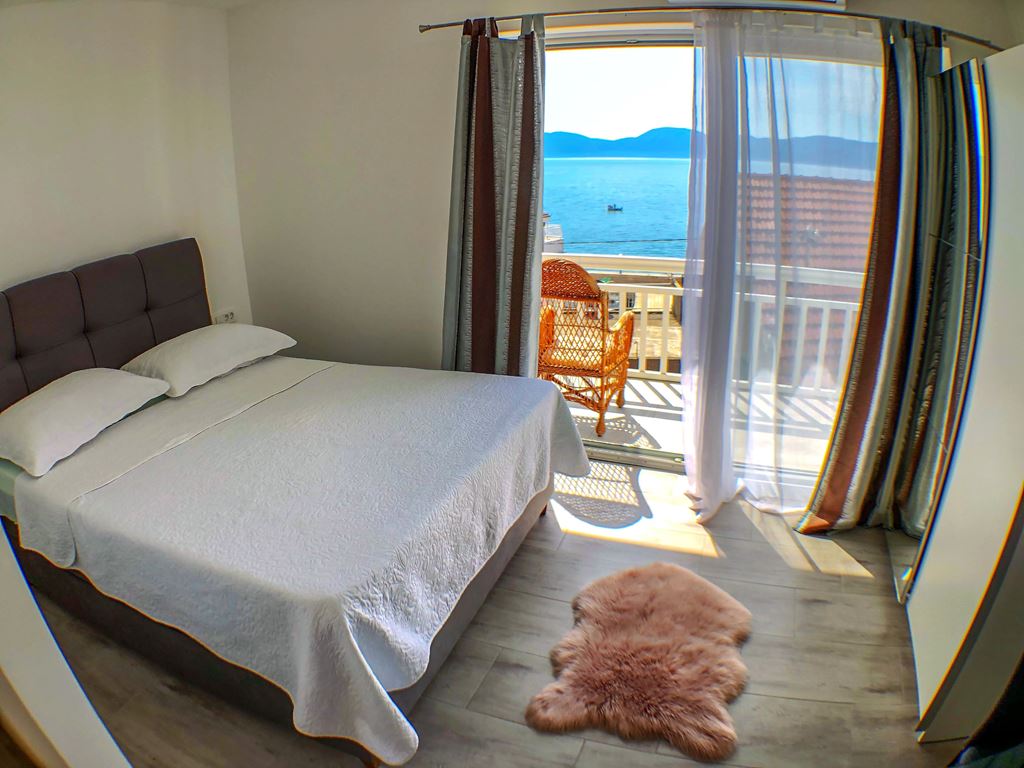 KM Travel Gradac vila ZORA