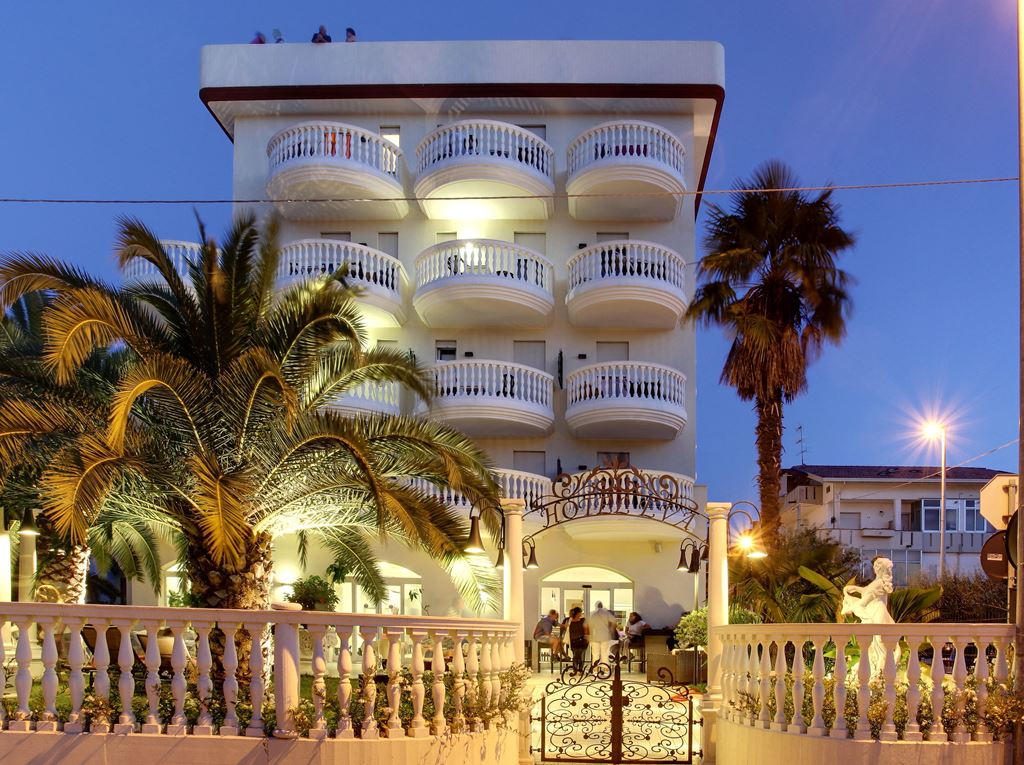 KM Travel, Hotel Eva, Alba Adriatica, Itálie