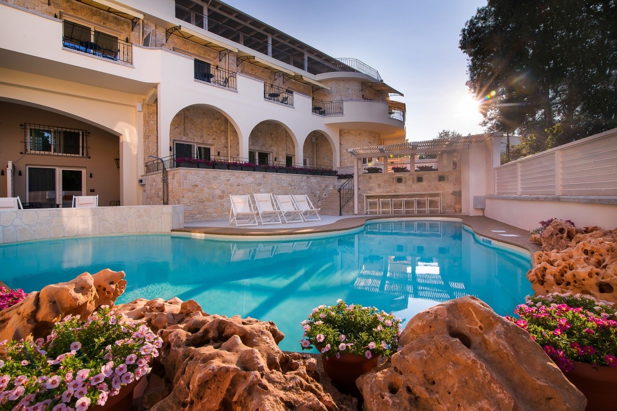 Hotel Neikos Luxury Suites - Hanioti