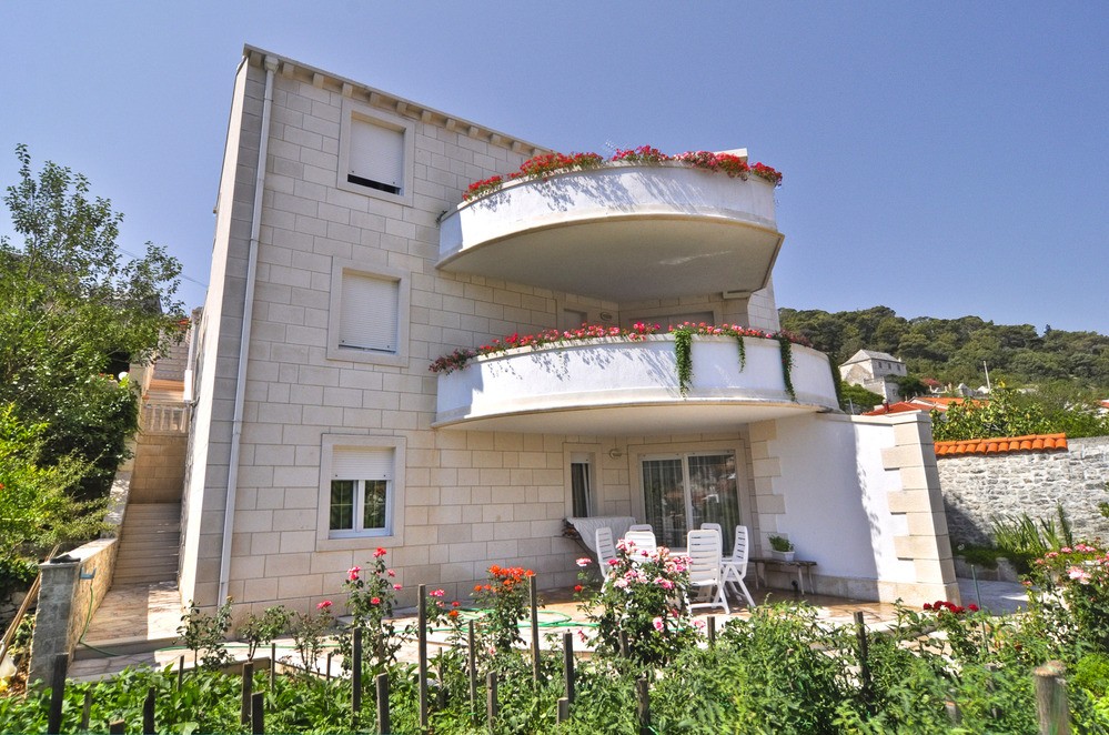 Hotel Apartmány Natalina (Pučišća) - Brač