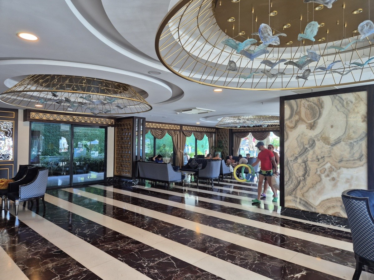 Hotel Grand Zaman Garden