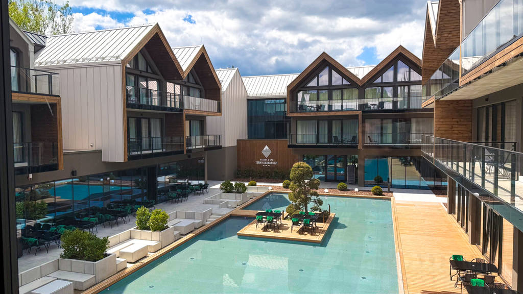 Resort Termy Karkonosze exterier.