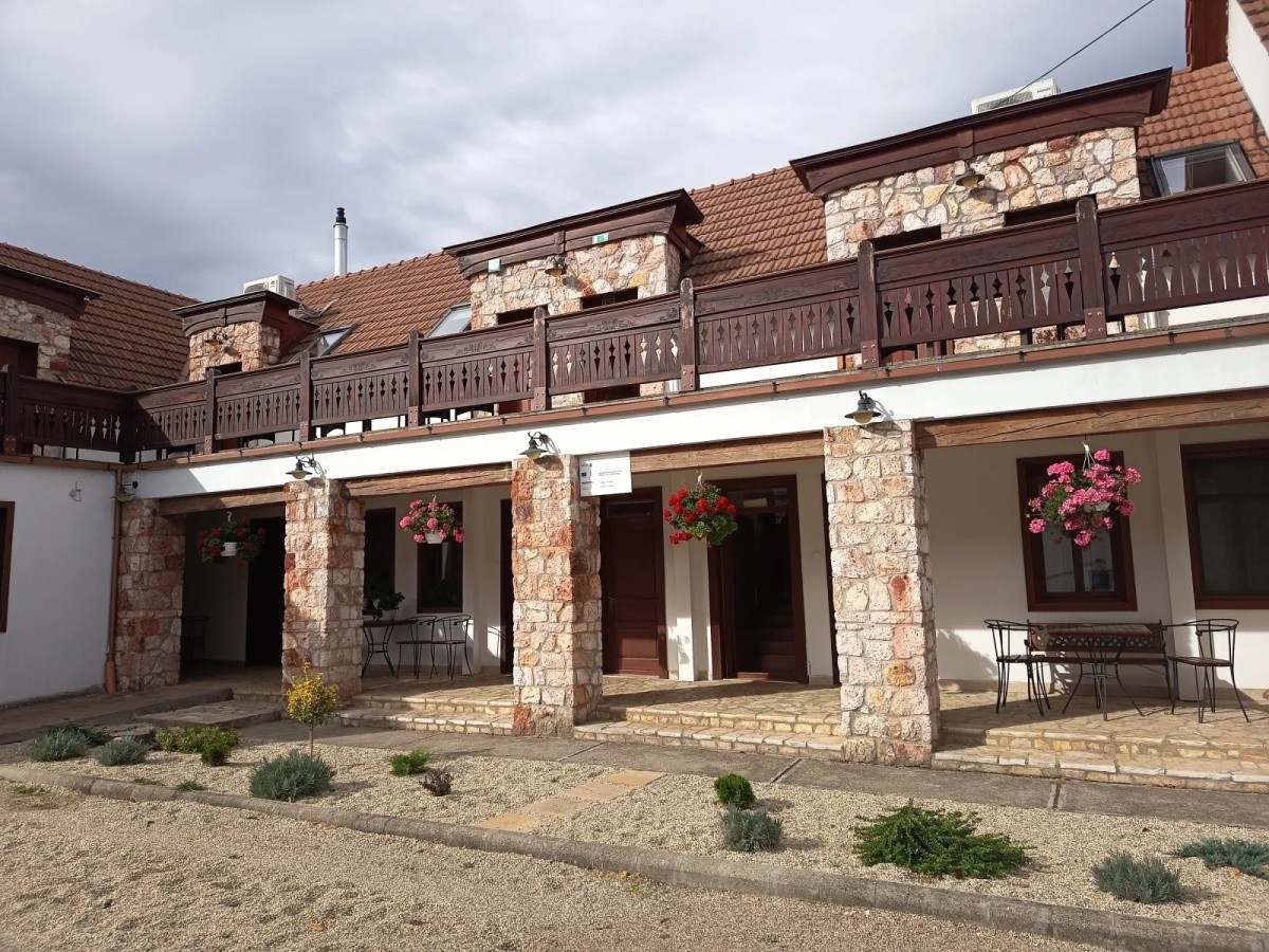 Hotel Várkert Panzió - Észak-Magyarország