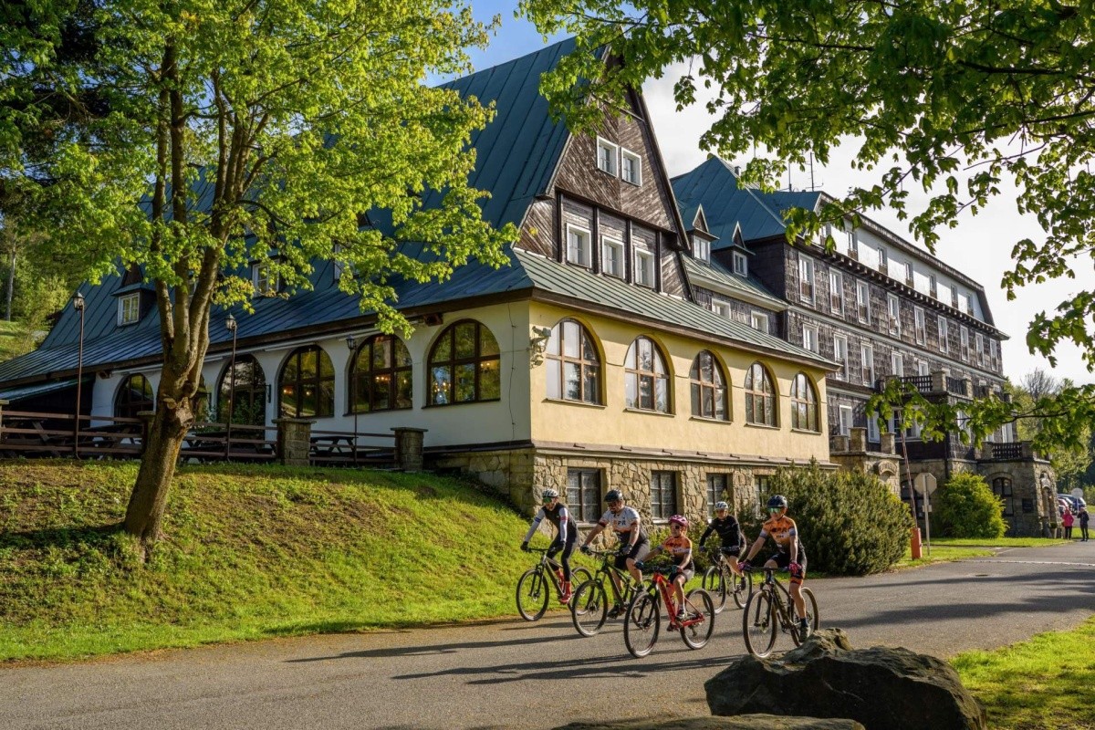 HOTEL TANEČNICE