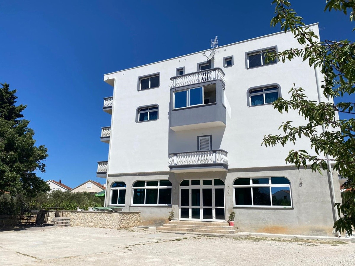 6e7ab9bd-8894-4c1f-857d-f65ea828f8e3